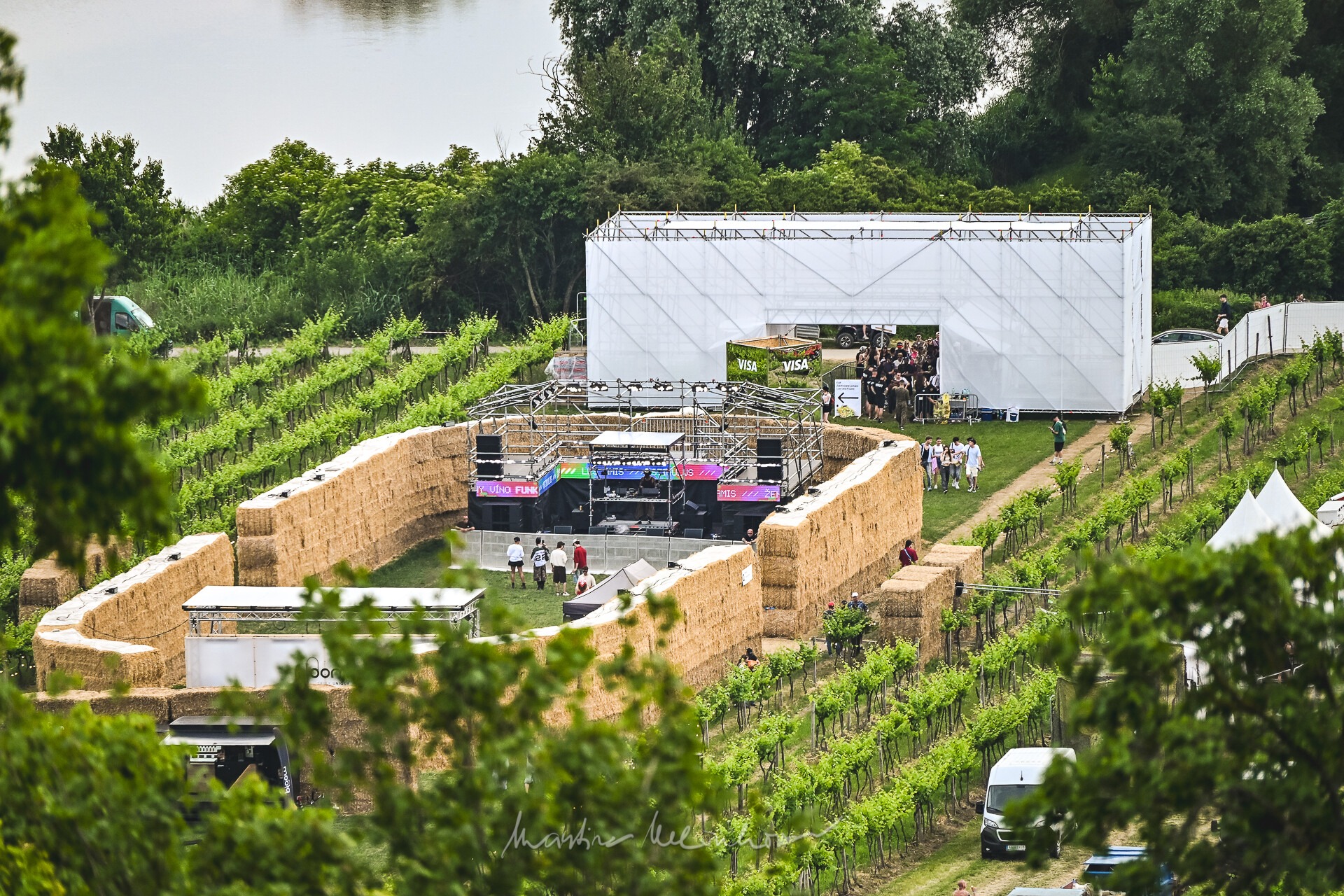 A vineyard of sound. Architecture of Ženy Víno Funk Festival 2025